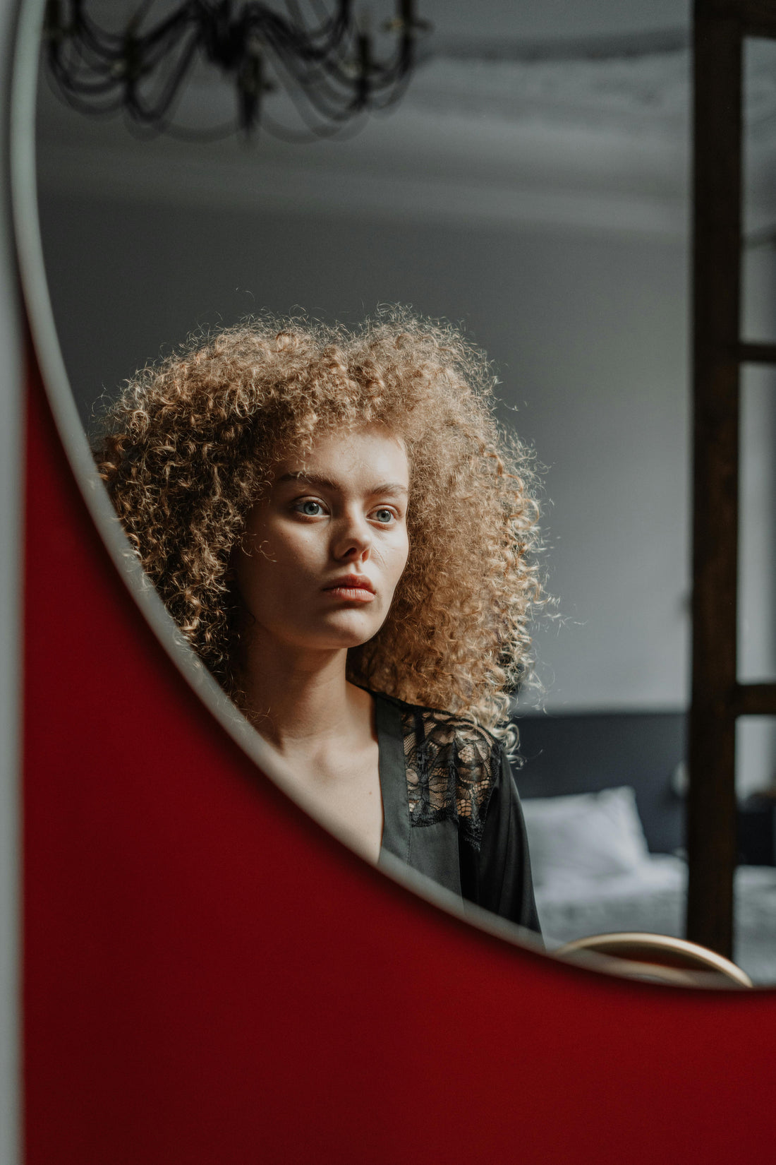 Constant Breakouts? Velari Says NO With These 5 Ingredients