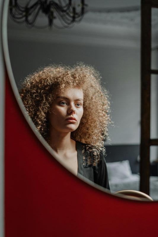 Constant Breakouts? Velari Says NO With These 5 Ingredients
